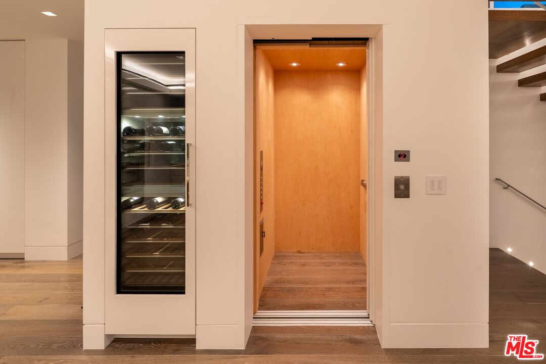 2505 Ocean Front Walk