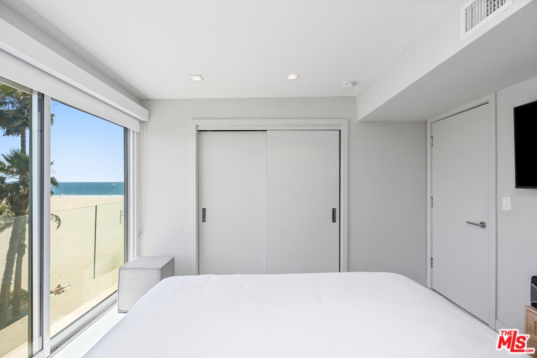 1 Driftwood St Unit: 5