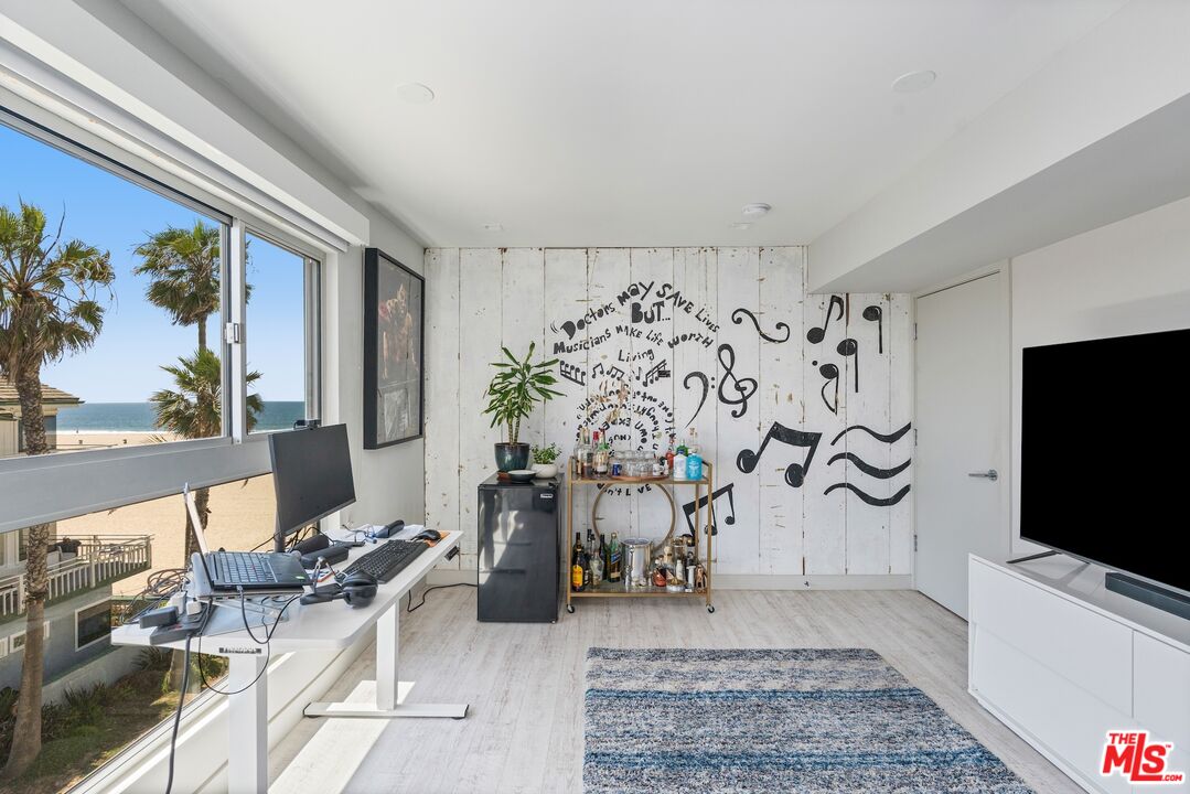 1 Driftwood St Unit: 5