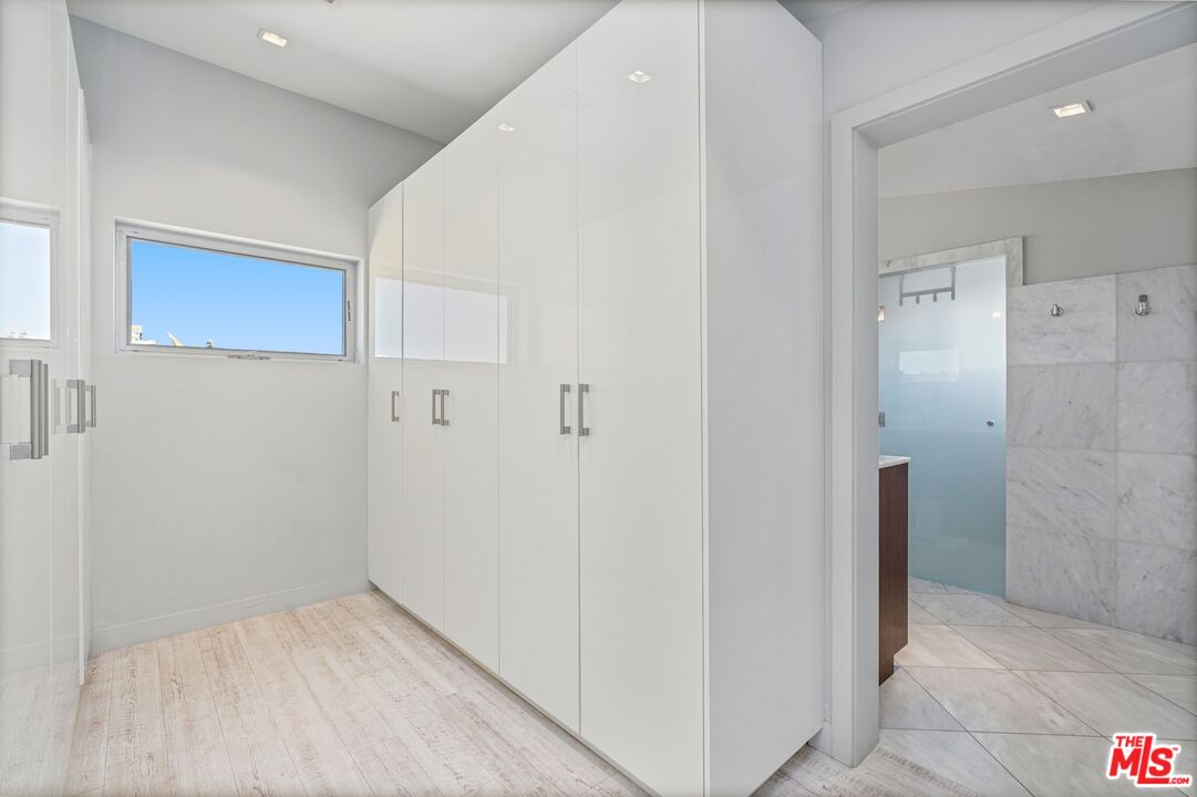 1 Driftwood St Unit: 5