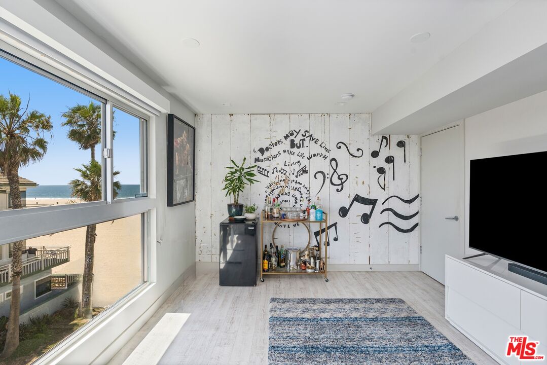 1 Driftwood St Unit: 5
