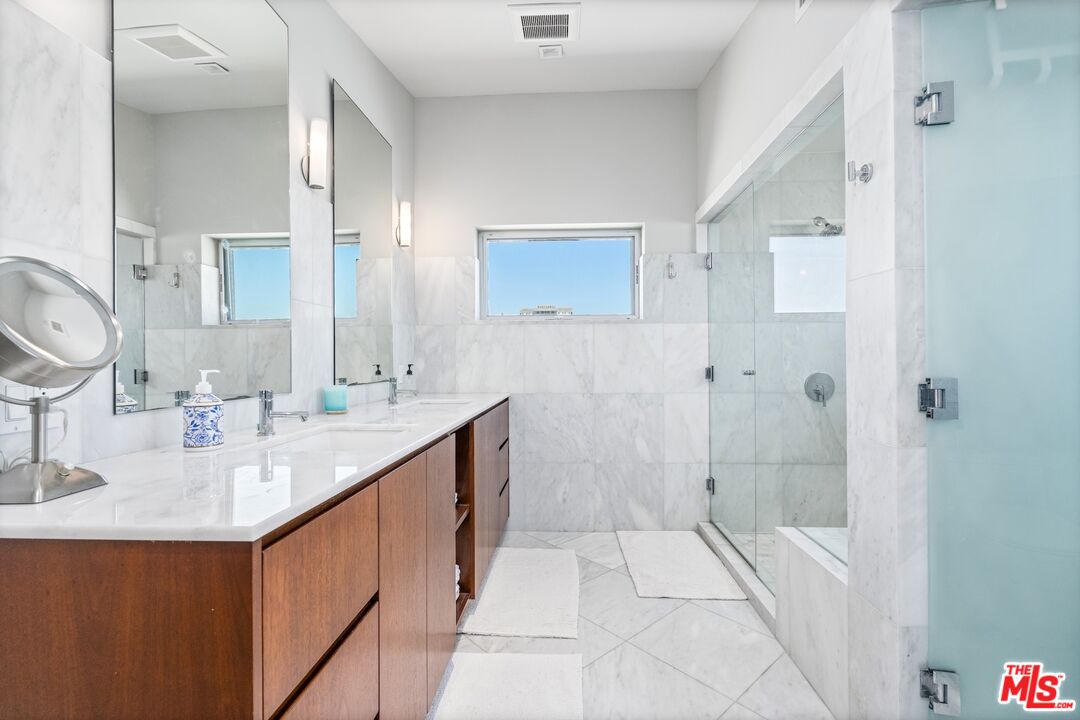 1 Driftwood St Unit: 5