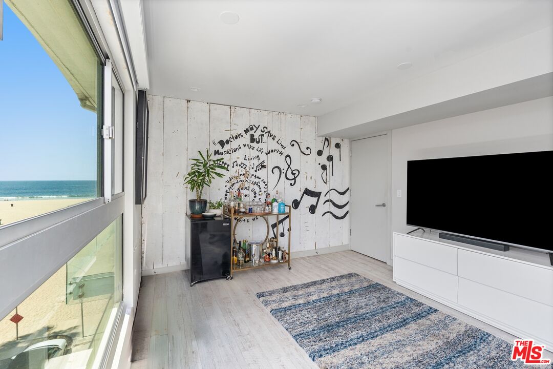1 Driftwood St Unit: 5