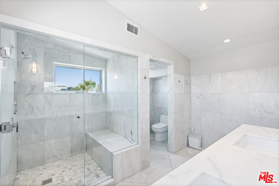 1 Driftwood St Unit: 5