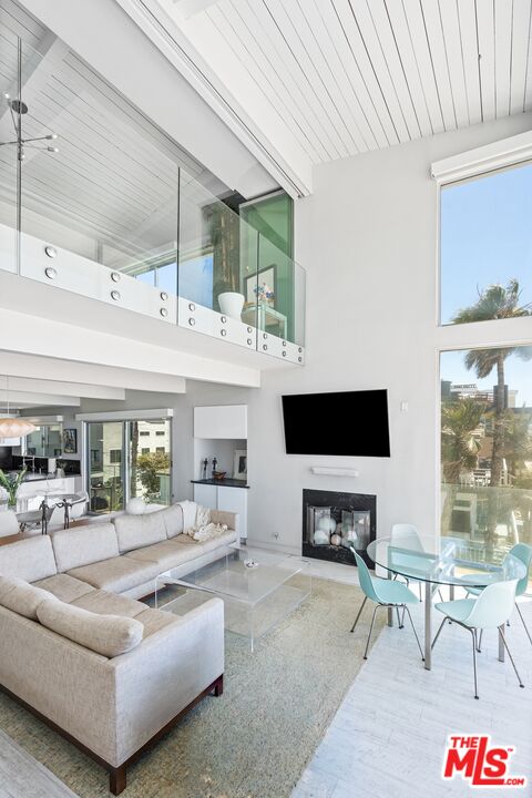 1 Driftwood St Unit: 5