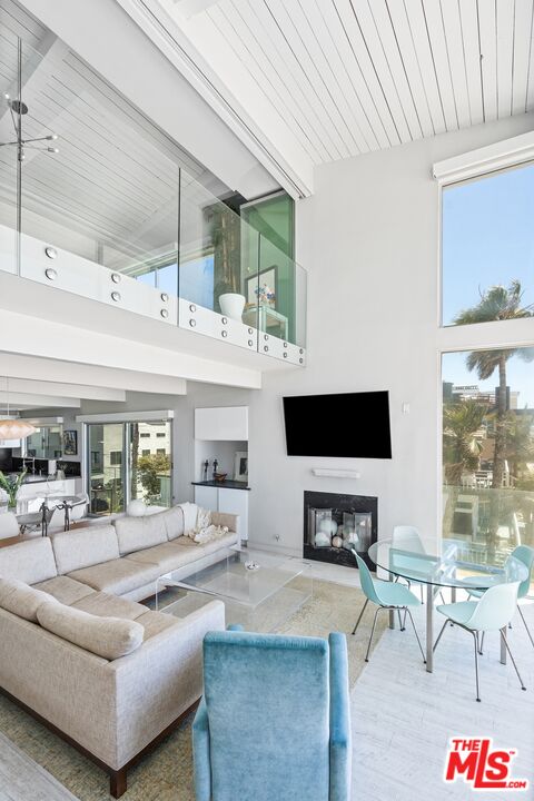 1 Driftwood St Unit: 5