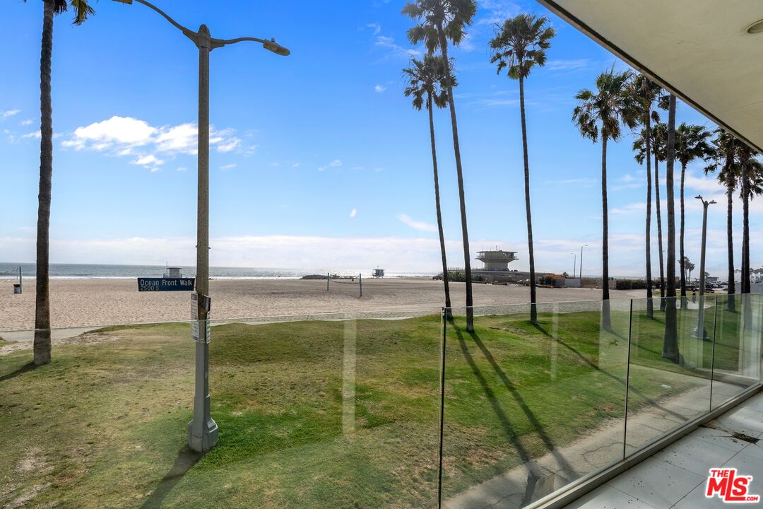 2419 Ocean Front Walk