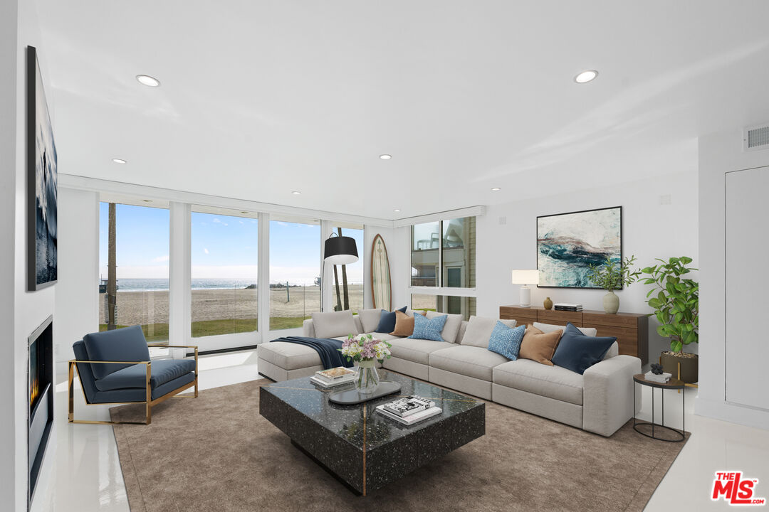 2419 Ocean Front Walk