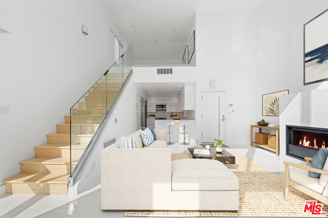 2419 Ocean Front Walk