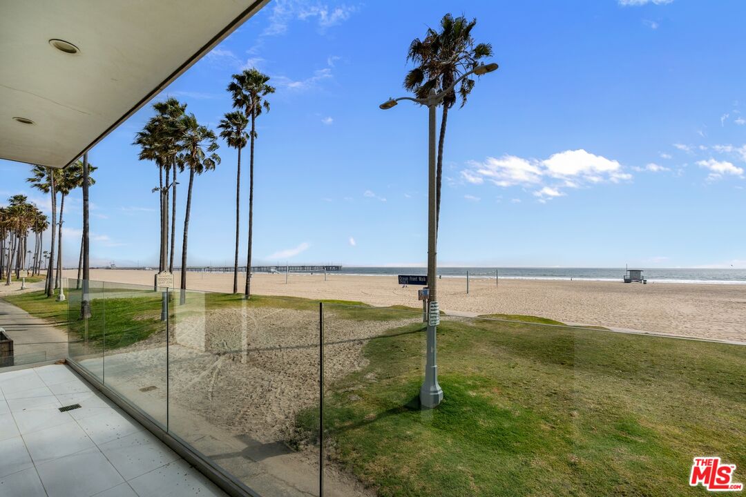 2419 Ocean Front Walk