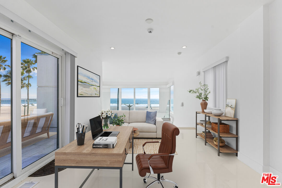 2419 Ocean Front Walk