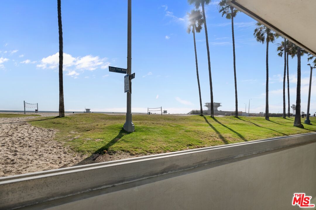 2419 Ocean Front Walk