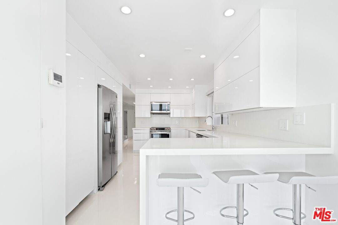 2419 Ocean Front Walk