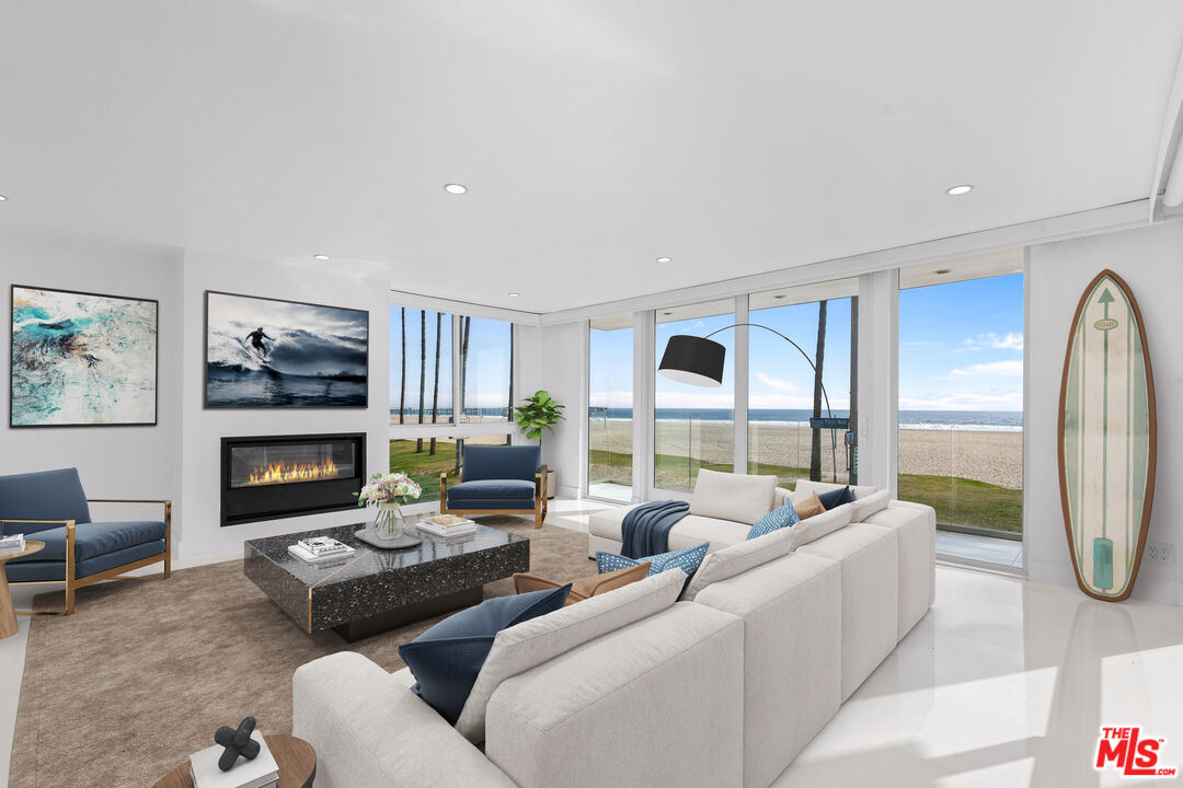 2419 Ocean Front Walk