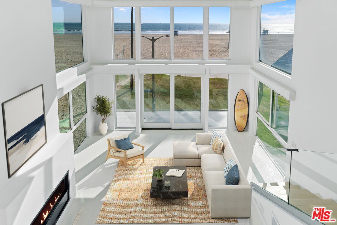 2419 Ocean Front Walk