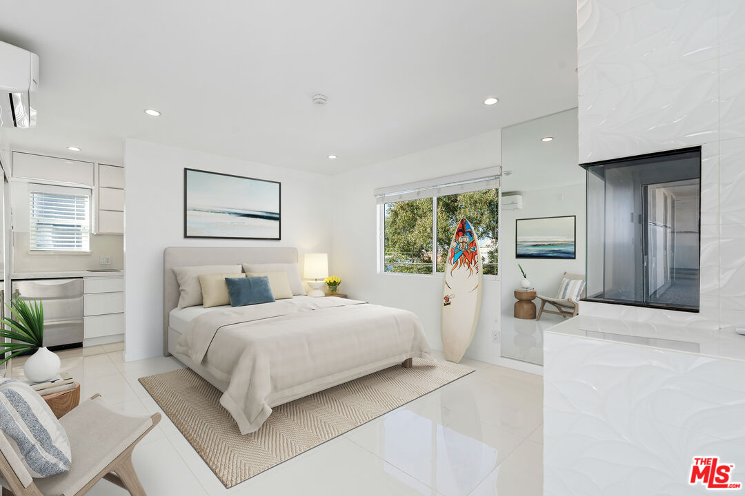 2419 Ocean Front Walk