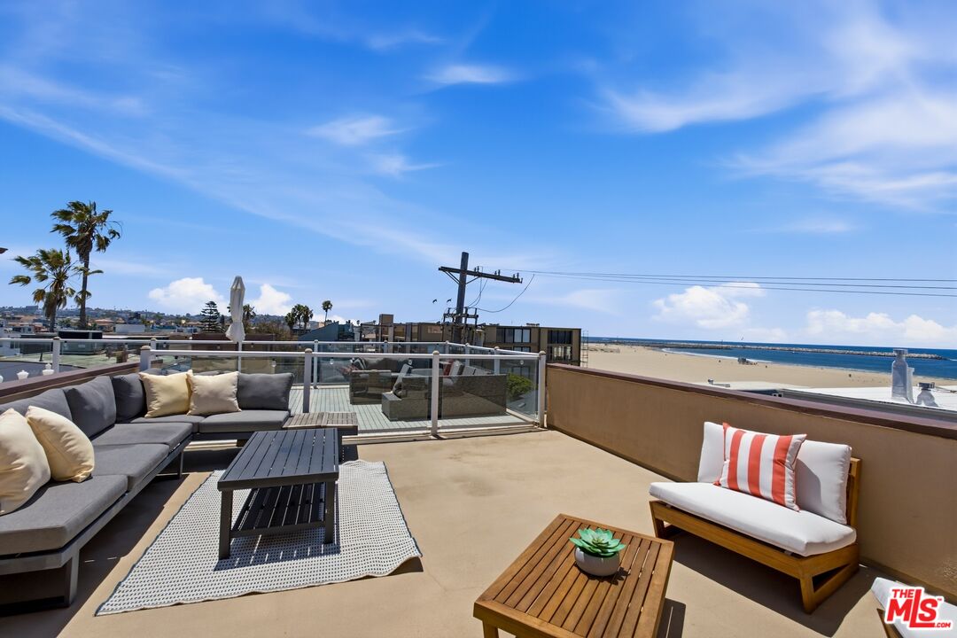 16 Quarterdeck St Unit: 301