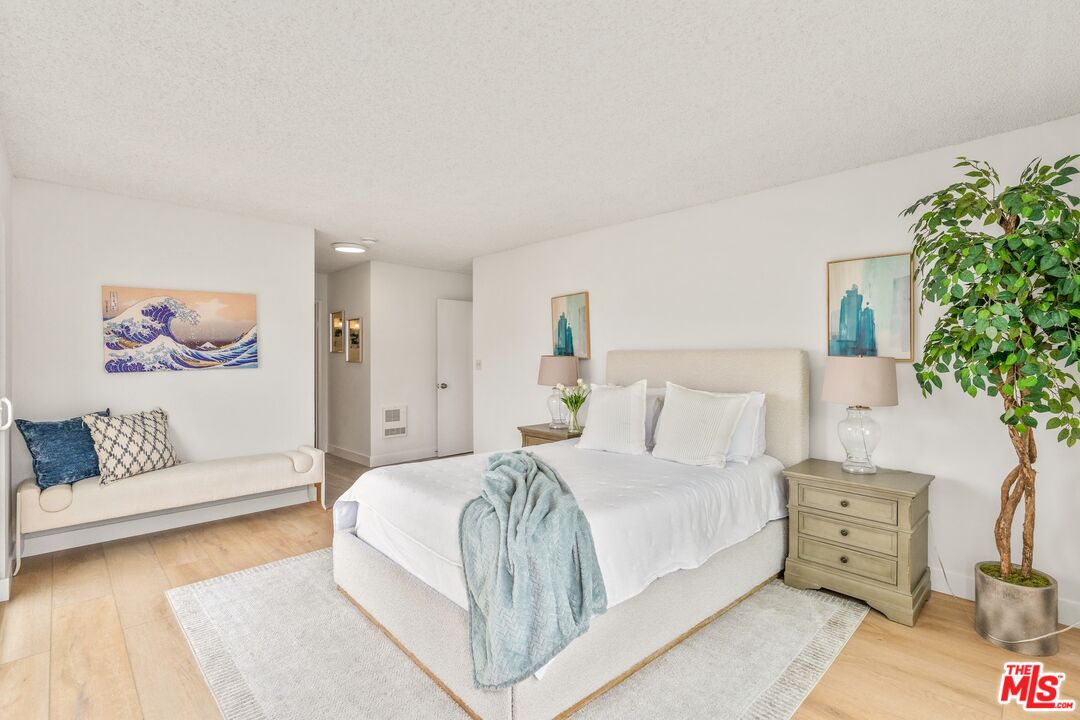 16 Quarterdeck St Unit: 301