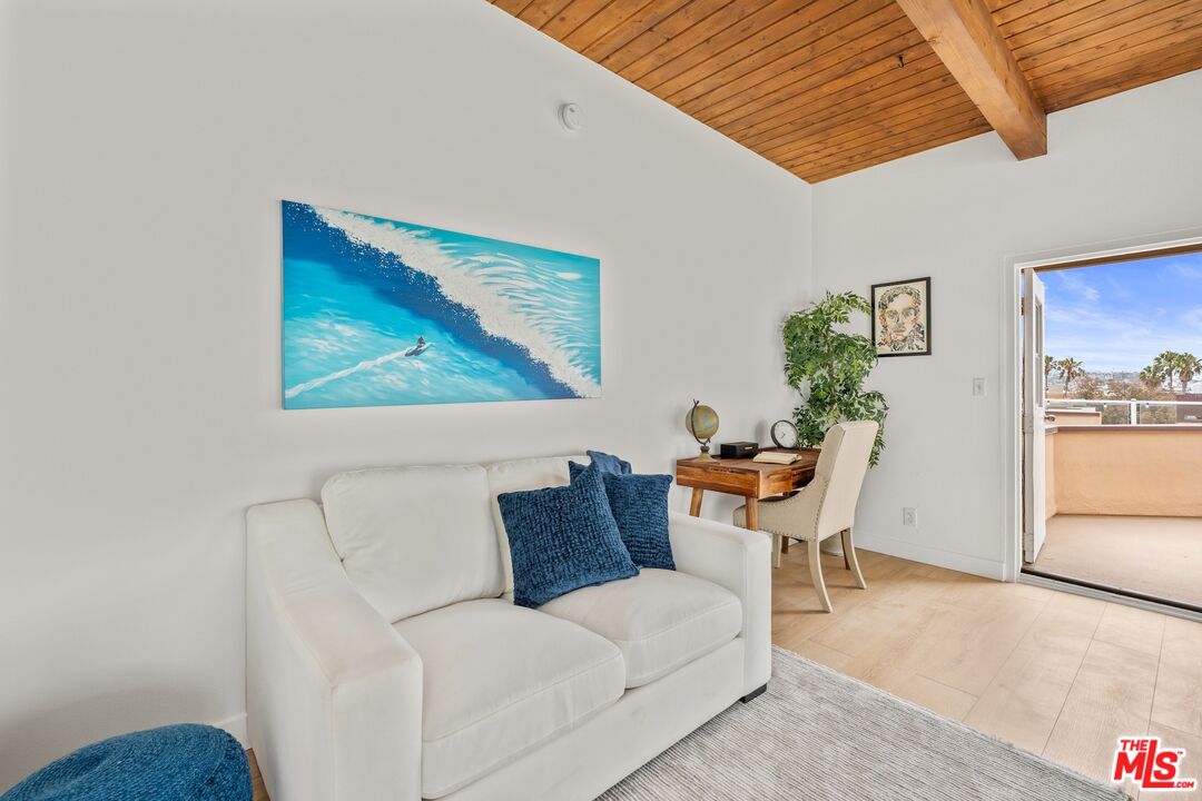 16 Quarterdeck St Unit: 301