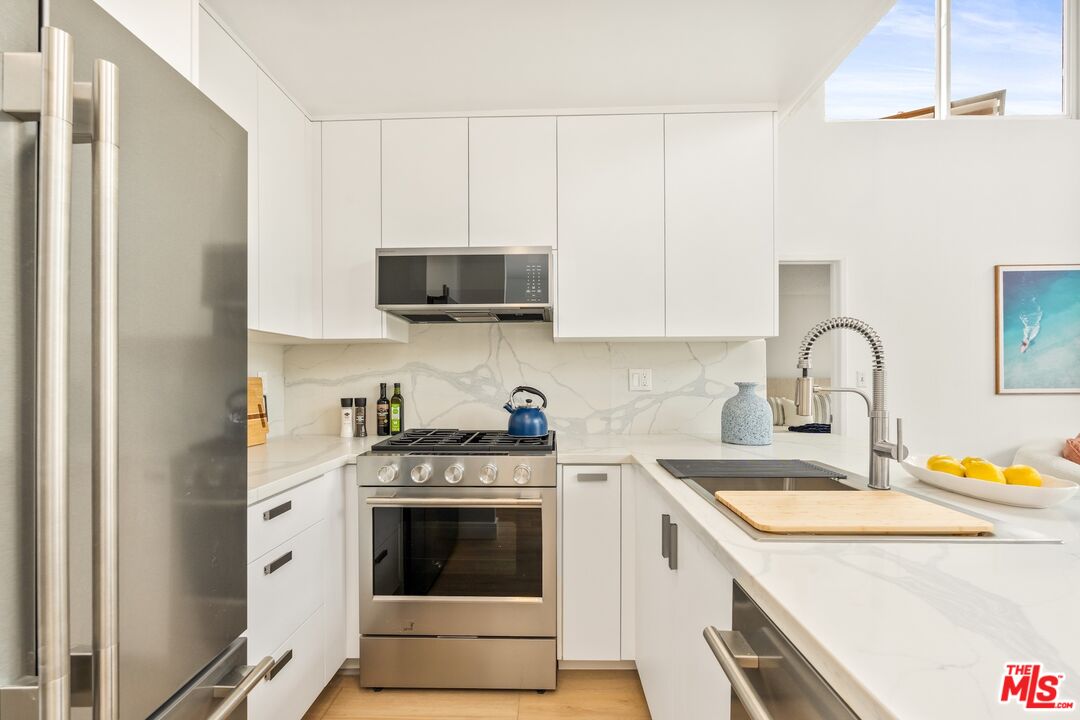 16 Quarterdeck St Unit: 301