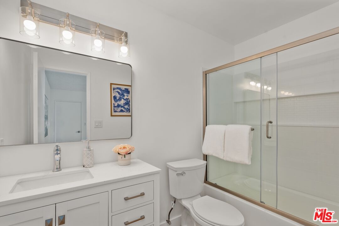 16 Quarterdeck St Unit: 301