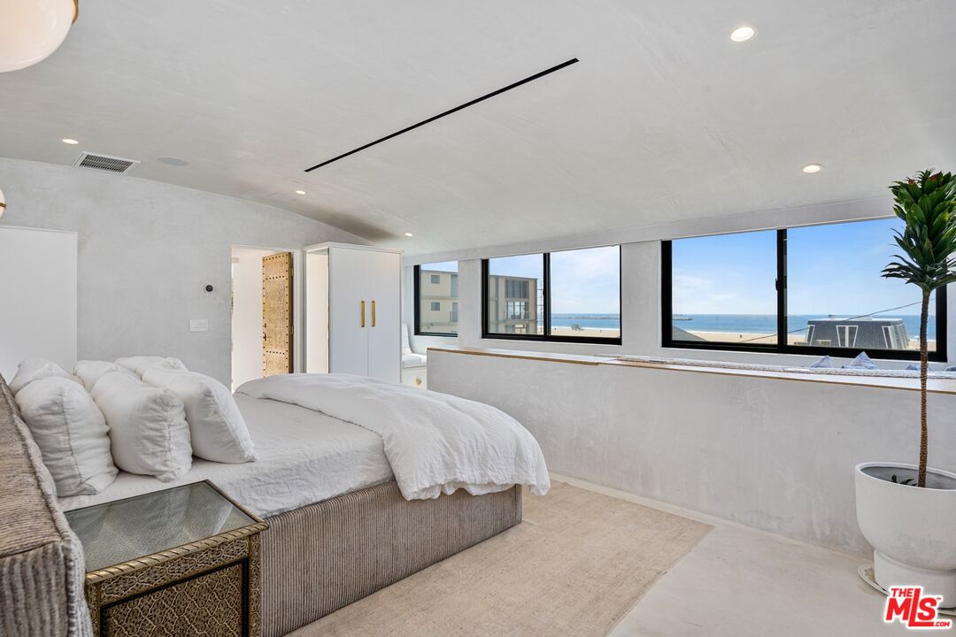 15 Reef St