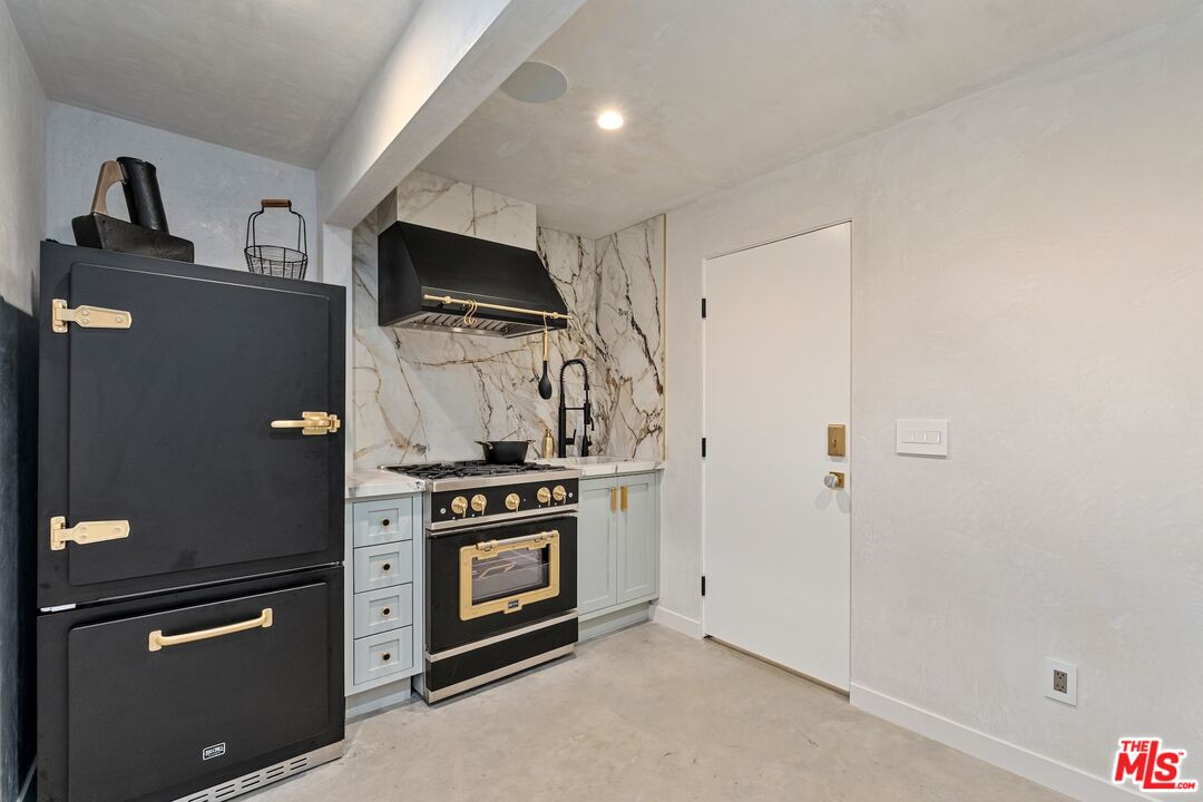 15 Reef St