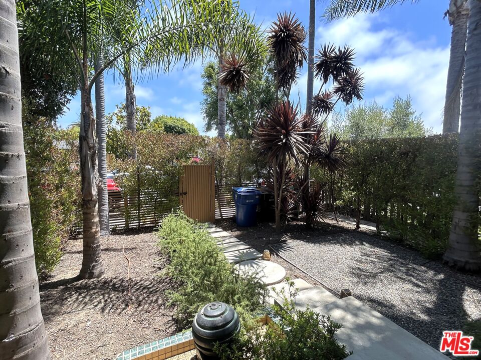 12913 Gilmore Ave