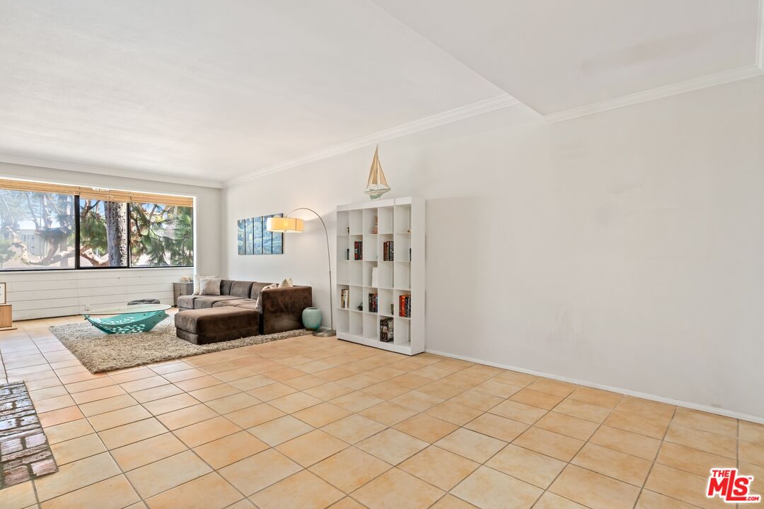 310 Tahiti Way Unit: 103