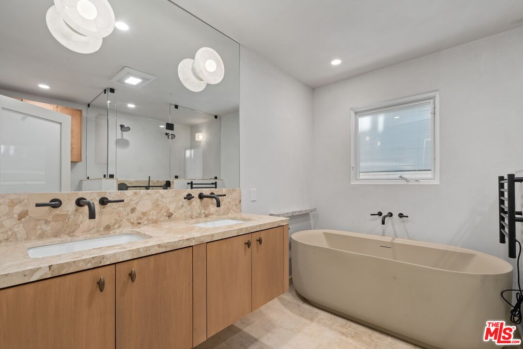 33 Reef St Unit: 4