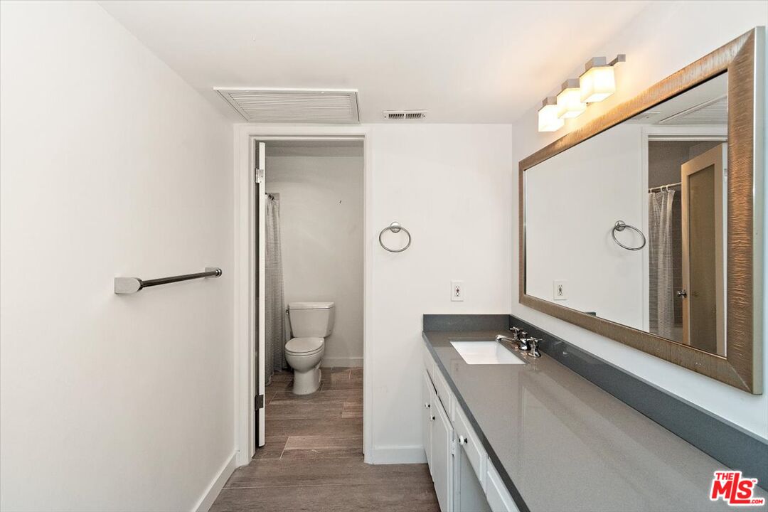 4 Jib St Unit: 2