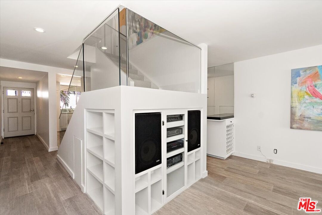 4 Jib St Unit: 2