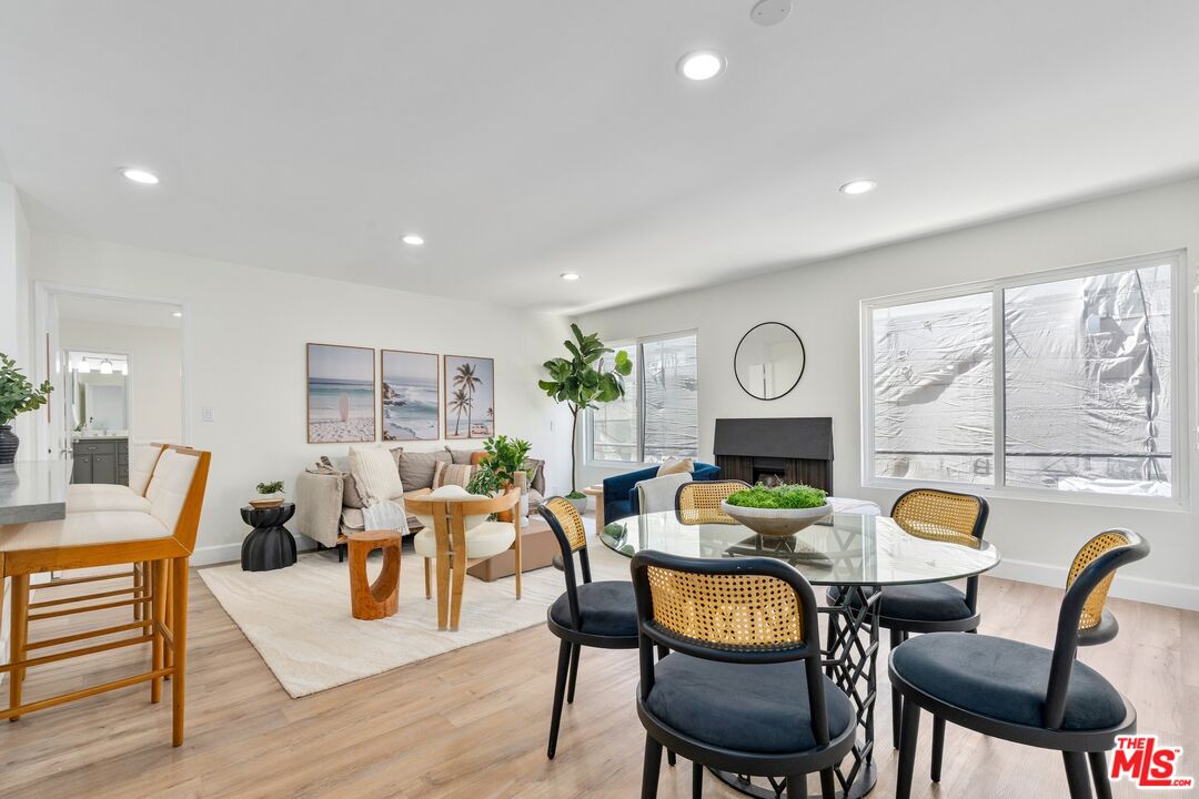 16 S Quarterdeck St Unit: 201