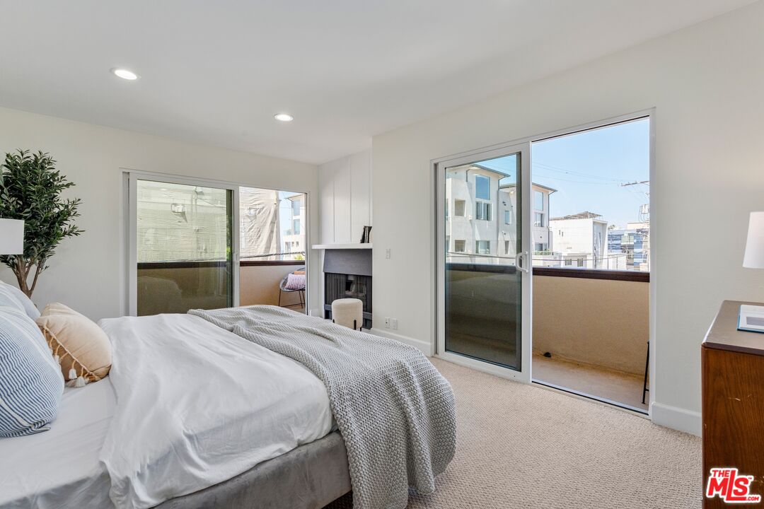 16 S Quarterdeck St Unit: 201