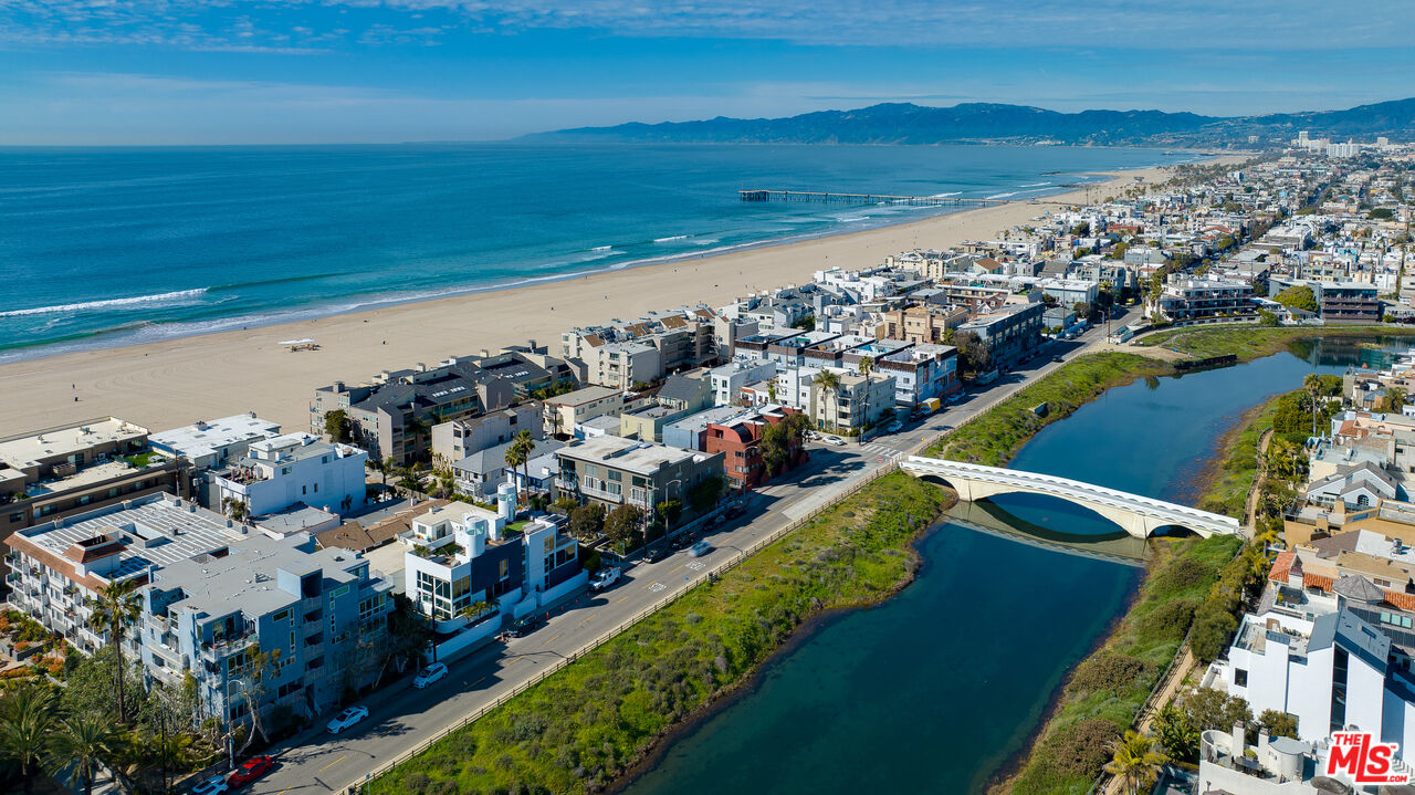 16 S Quarterdeck St Unit: 201