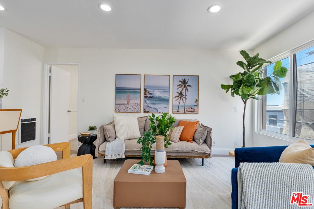 16 S Quarterdeck St Unit: 201