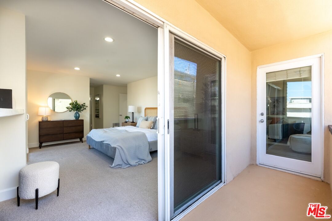 16 S Quarterdeck St Unit: 201