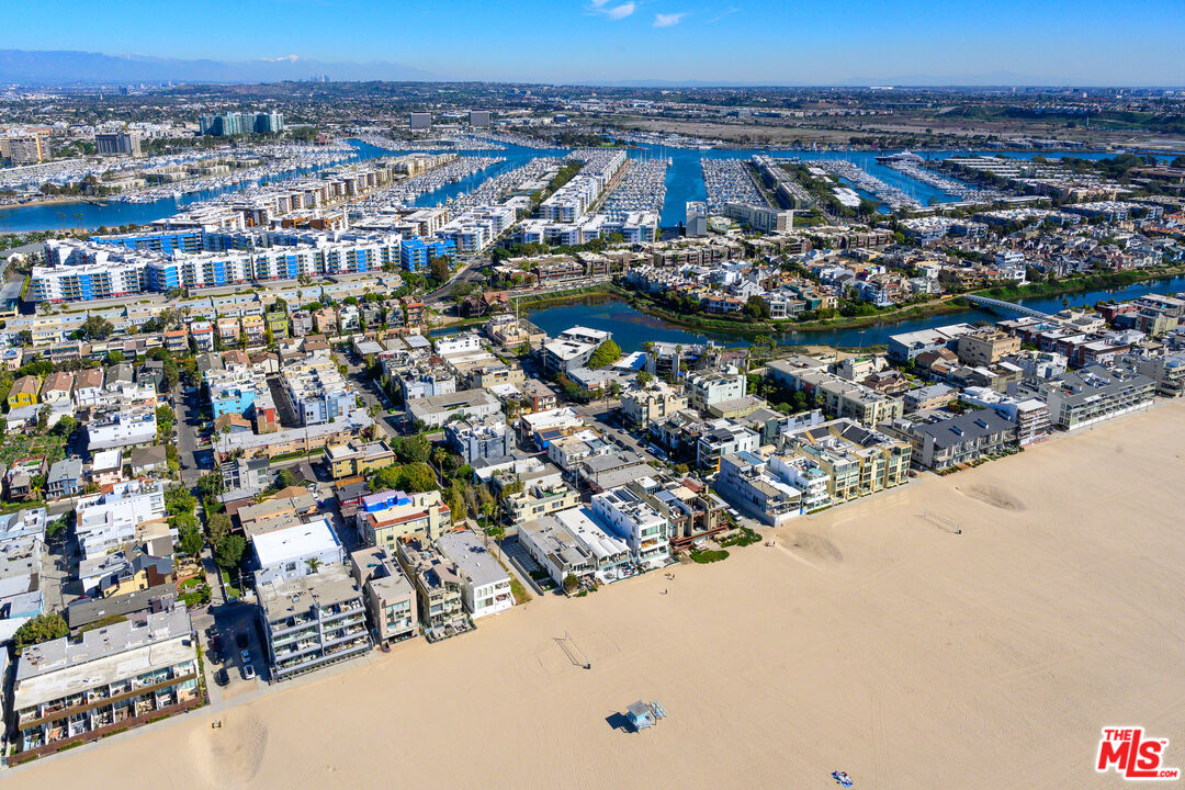 16 S Quarterdeck St Unit: 201