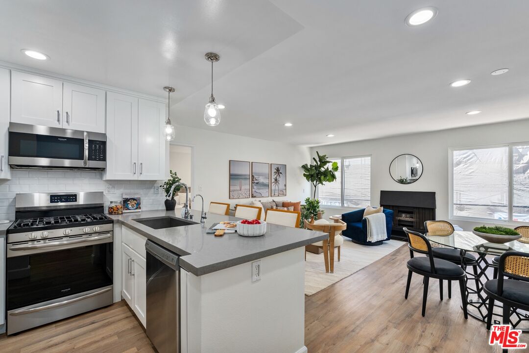 16 S Quarterdeck St Unit: 201