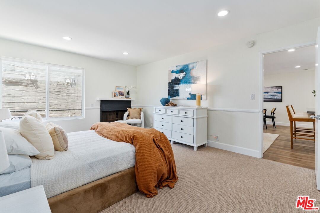 16 S Quarterdeck St Unit: 201