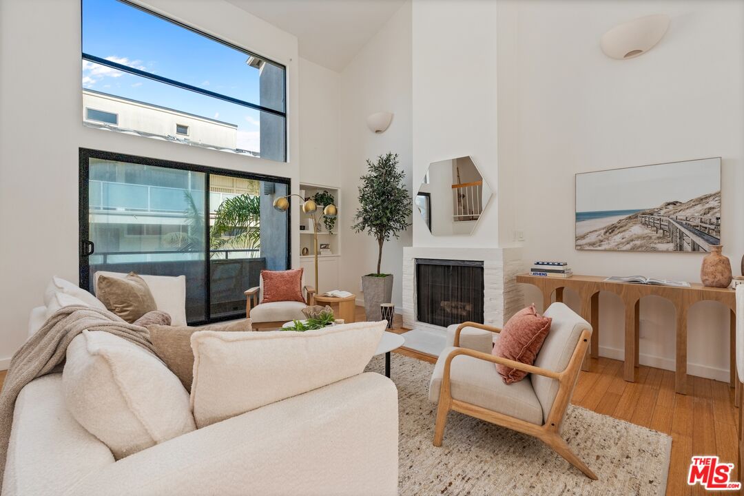 11 Mast St Unit: B
