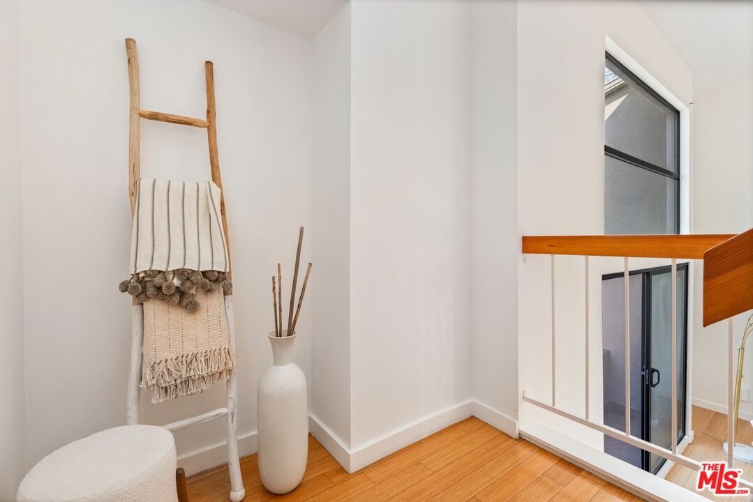 11 Mast St Unit: B