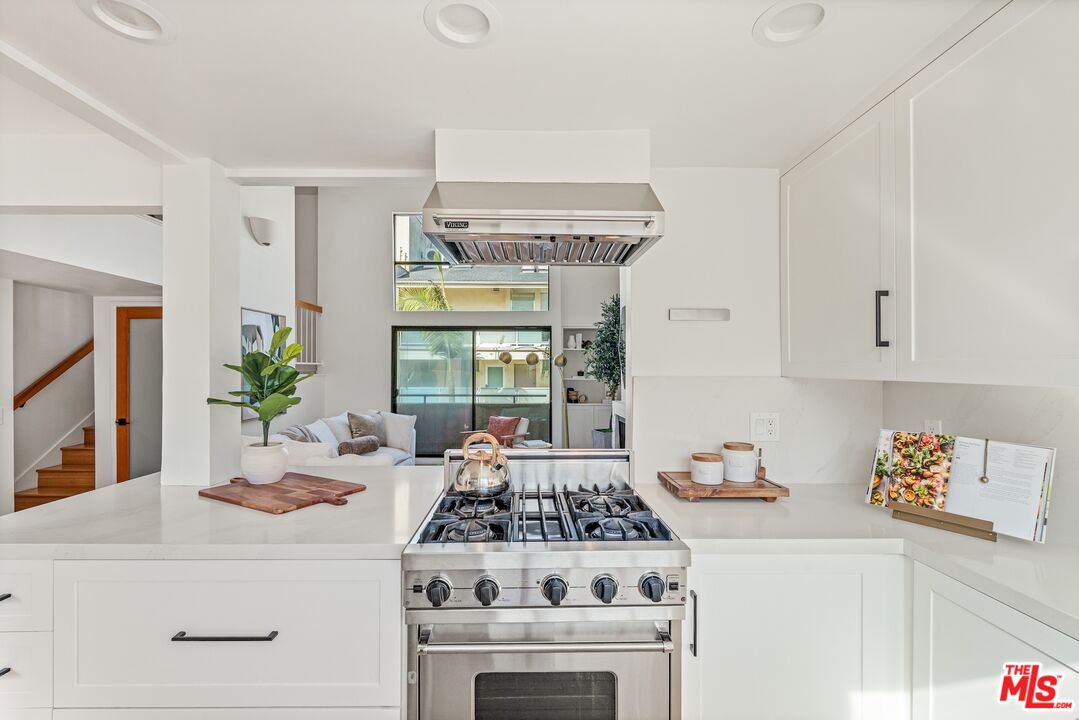 11 Mast St Unit: B