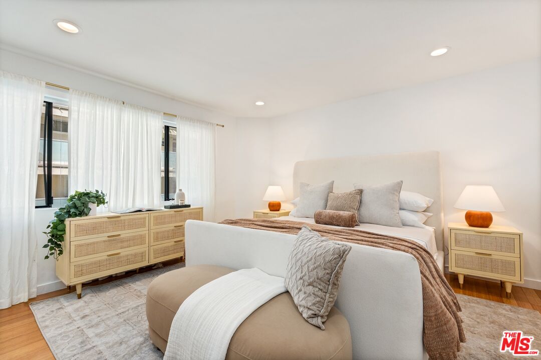 11 Mast St Unit: B
