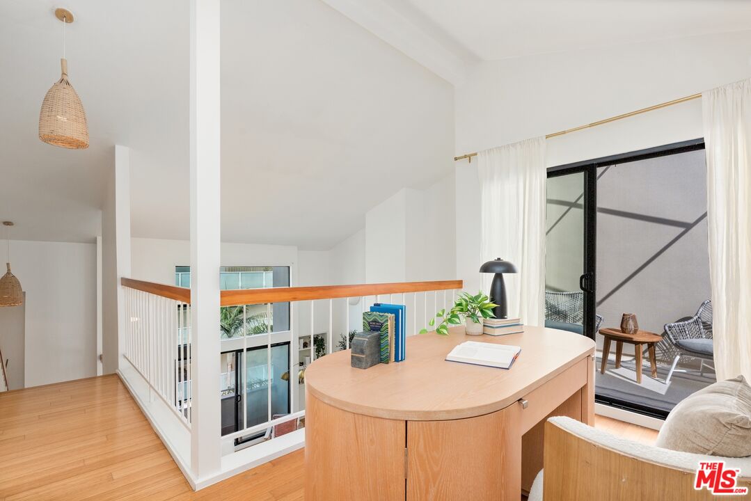 11 Mast St Unit: B