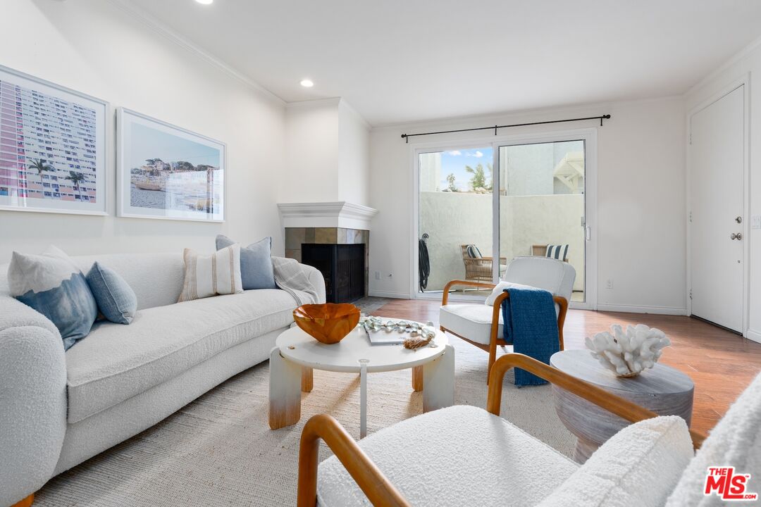 910 19th St Unit: 10
