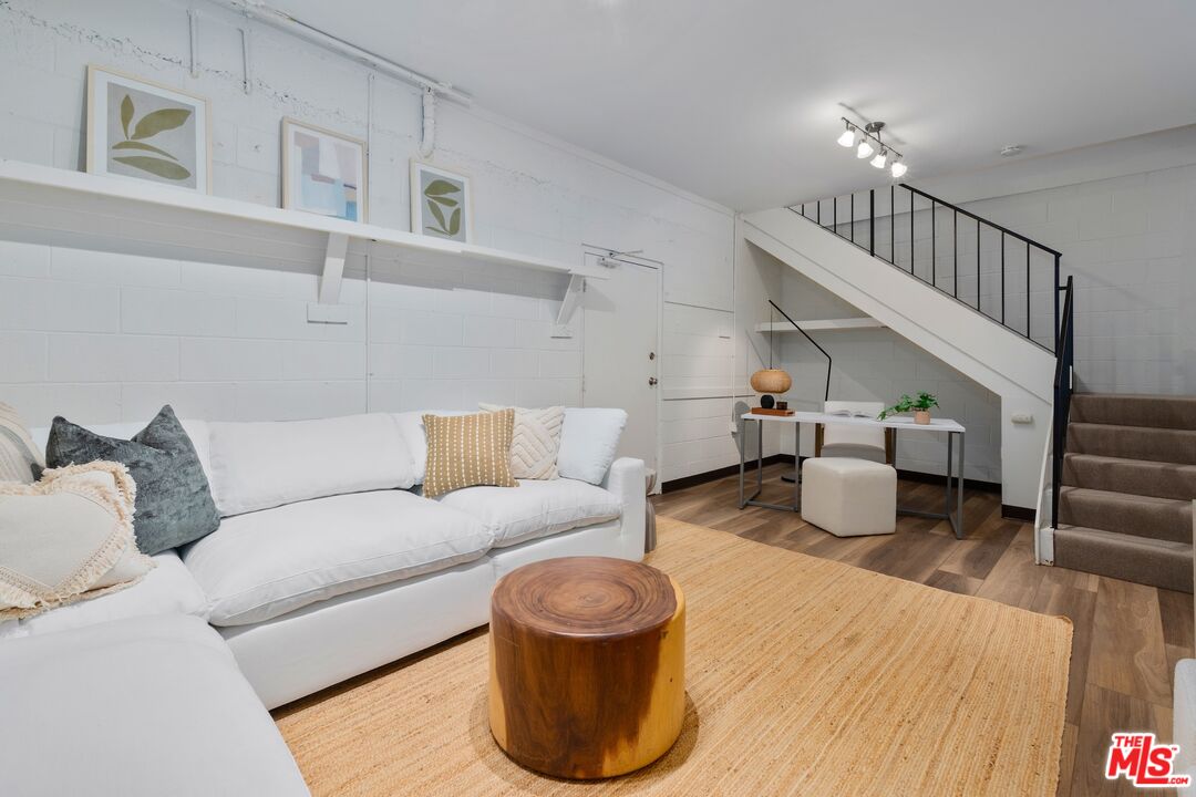 910 19th St Unit: 10
