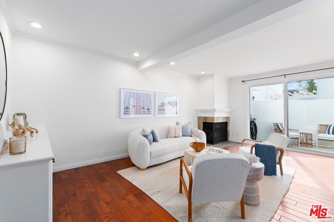 910 19th St Unit: 10