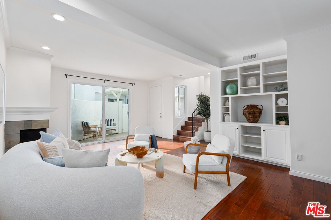 910 19th St Unit: 10