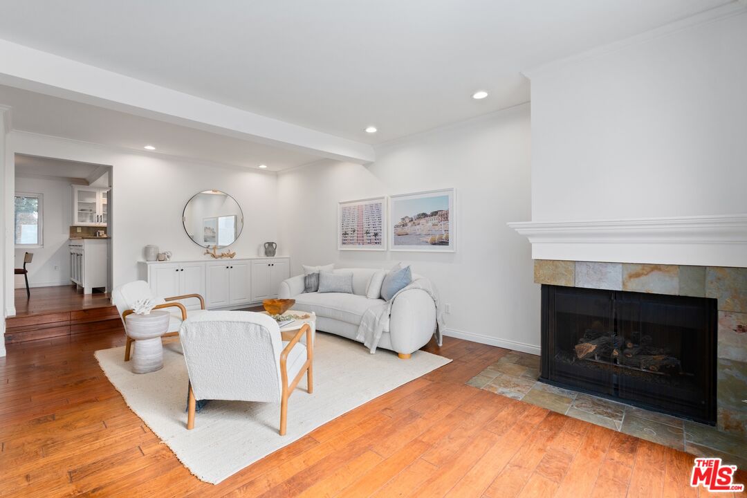 910 19th St Unit: 10
